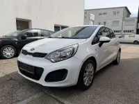 Gebraucht Kia Rio Edition 7 75 PS (55 kW) 2012 Weiß Kleinwagen