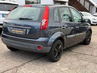 Gebraucht Ford Fiesta Basis 69 PS (50 kW) 2006 Grau Kleinwagen