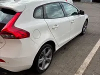 Gebraucht Volvo V40 150 PS (110 kW) 2013 Weiß Limousine