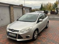 Gebraucht Ford Focus 105 PS (77 kW) 2013 Silber Limousine