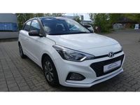 gebraucht Hyundai i20 blue Trend 1.2 Dach schwarz Sitzheizung Park