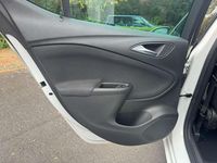 Gebraucht Opel Astra Dynamic 125 PS (91 kW) 2016 Weiß Kleinwagen