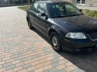 Usata VW Passat Basis 102 CV (75 kW) 2003 Nero Berlina