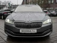 Gebraucht Skoda Superb Style 200 PS (147 kW) 2024 Grau Kombi