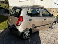 Gebraucht Hyundai i10 77 PS (56 kW) 2009 Beige Kleinwagen