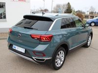 Gebraucht VW T-Roc Style 150 PS (110 kW) 2025 Petroleum blue metallic SUV