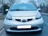 Gebraucht Toyota Aygo 68 PS (50 kW) 2009 Gold Kleinwagen