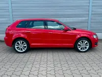 Gebraucht Audi A3 Sport 105 PS (77 kW) 2011 Rot Kleinwagen