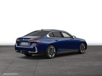 Gebraucht BMW 550e Sport Line 489 PS (359 kW) 2024 Blau Limousine