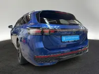 Gebraucht VW Passat R-line 193 PS (141 kW) 2025 Blau Kombi