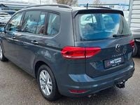 Gebraucht VW Touran 150 PS (110 kW) 2023 Grau Van / Kleinbus