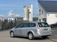 Używany Ford Focus Style 116 KM (85 kW) 2009 Srebrny Kombi