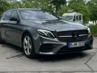 Usado Mercedes E220 AMG line 194 CV (142 kW) 2017 Gris Berlina