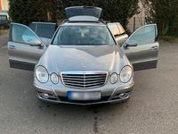 Usado Mercedes E220 170 CV (125 kW) 2007 Gris Familiar
