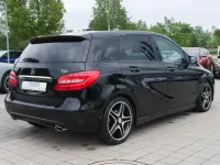 Gebraucht Mercedes B200 136 PS (100 kW) 2014 Kosmosschwarz  metalliclack Kleinwagen
