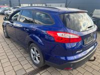 Używany Ford Focus SYNC Edition 125 KM (91 kW) 2014 Niebieski Kombi