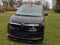 Gebraucht VW Multivan Style 150 PS (110 kW) 2024 Schwarz Van