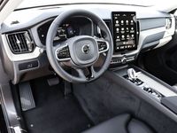 Neu Volvo XC60 Plus 250 PS (183 kW) 2025 Schwarz SUV
