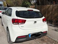 Gebraucht Kia Rio Edition 7 84 PS (61 kW) 2017 Weiß Limousine