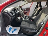 Gebraucht Volvo V40 114 PS (83 kW) 2013 Rot Limousine