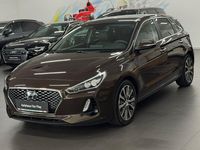 Gebraucht Hyundai i30 Premium 140 PS (102 kW) 2016 Demitasse brown pearl Limousine