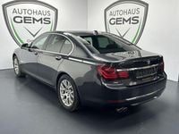 Gebraucht BMW 730 258 PS (189 kW) 2015 Grau Limousine