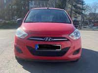 Gebraucht Hyundai i10 69 PS (50 kW) 2012 Rot Kleinwagen