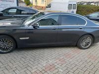 Gebraucht BMW 740 320 PS (235 kW) 2015 Grau Limousine