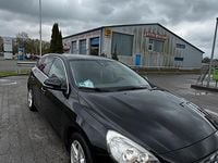 Second-hand Volvo V60 114 CP (83 kW) 2012 Negru Break