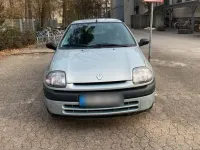 Gebraucht Renault Clio II 55 PS (40 kW) 2000 Silber Kleinwagen