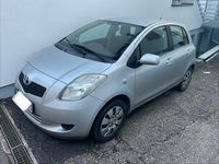 Gebraucht Toyota Yaris 70 PS (51 kW) 2006 Silber Kleinwagen