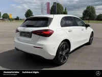 Gebraucht Mercedes A250 Progressive 218 PS (160 kW) 2023 Unilack polarweiß Limousine