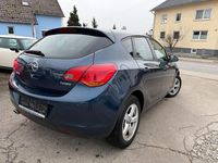 Gebraucht Opel Astra Design Edition 140 PS (102 kW) 2012 Blau Limousine