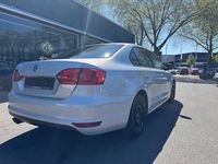 Gebraucht VW Jetta Match 122 PS (89 kW) 2013 Silber Limousine