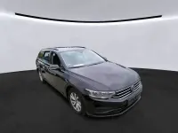 Gebraucht VW Passat Basis 150 PS (110 kW) 2022 Schwarz Kombi