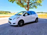 Gebraucht Toyota Yaris 70 PS (51 kW) 2011 Weiß Kleinwagen