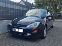 Gebraucht Ford Focus Ghia 101 PS (74 kW) 2001 Blau Limousine