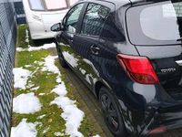 Gebraucht Toyota Yaris Hybrid 75 PS (55 kW) 2017 Schwarz Kleinwagen