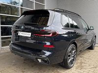 Neu BMW X7 Efficient Dynamics 340 PS (250 kW) 2025 Carbonschwarz metallic SUV