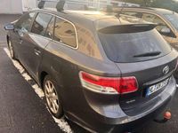 Gebraucht Toyota Avensis Executive 126 PS (92 kW) 2012 Kombi