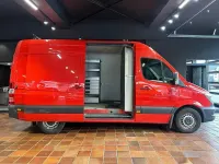 Używany Mercedes Sprinter 163 KM (119 kW) 2018 Czerwony Van