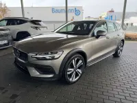 Gebraucht Volvo V60 CC Pro 190 PS (139 kW) 2020 Pebble grey / metallic Kombi