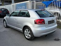 Gebraucht Audi A3 Attraction 105 PS (77 kW) 2011 Silber Kleinwagen