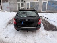 Gebraucht Skoda Superb Ambition 170 PS (125 kW) 2011 Schwarz Kombi