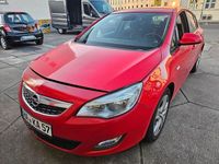 Gebraucht Opel Astra Design Edition 116 PS (85 kW) 2011 Rot Limousine