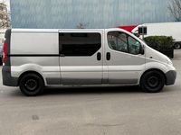 Gebraucht Opel Vivaro 114 PS (83 kW) 2012 Silber Van / Kleinbus