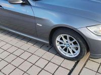Gebraucht BMW 320 Exclusive 184 PS (135 kW) 2011 Grau Kombi