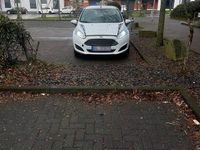 Gebraucht Ford Fiesta 74 PS (54 kW) 2016 Weiß Kleinwagen