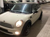 Usata Mini Cooper 120 CV (88 kW) 2007 Bianco Utilitaria