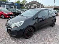 Gebraucht Kia Rio 75 PS (55 kW) 2013 Aurora black Kleinwagen